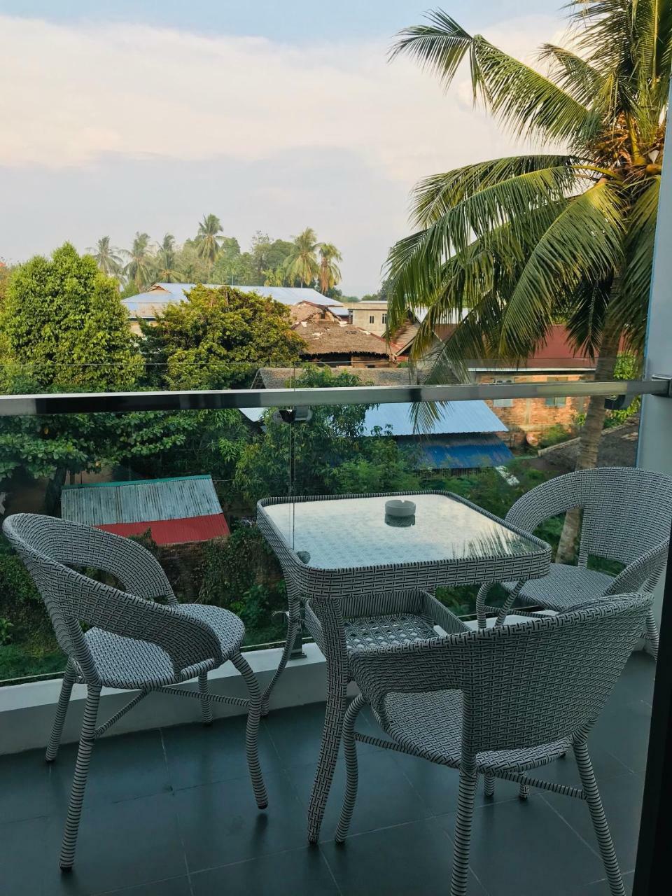 Regent Hotel Myeik Zewnętrze zdjęcie
